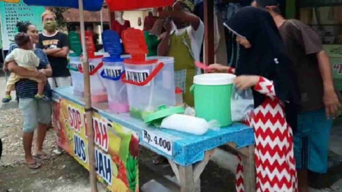 pedagang takjil di Pangandaran