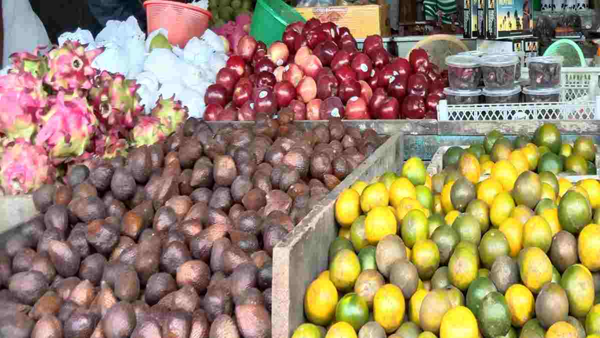  Harga  Buah buahan di  Pangandaran  Naik Karena PKH Cair 