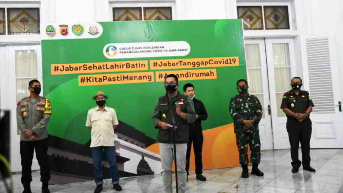 Gubernur Jawa Barat, Ridwan Kamil, saat konferensi pers yang digelar Jum’at (29/05/2020), di Gedung Pakuan, Bandung. Foto: Dok. Humas Pemprov Jabar.