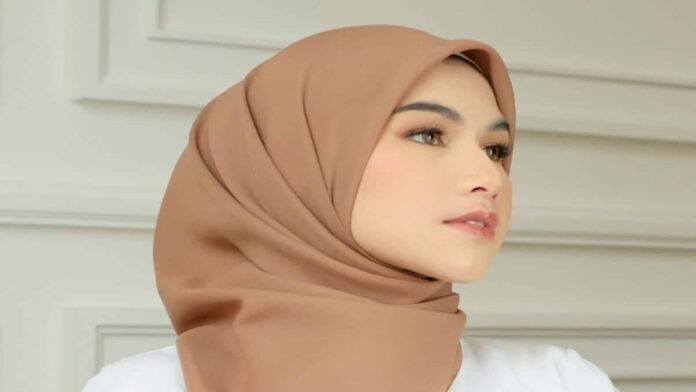 Kerudung Coklat Susu, Tampil Menawan di Berbagai Aktivitas