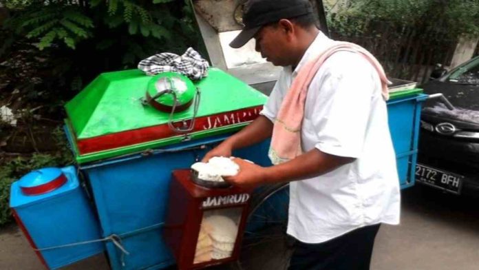 Pedagang Kerupuk Asal Ciamis