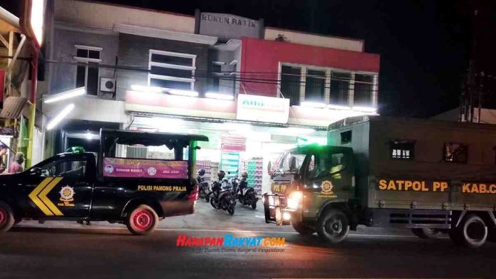Satpol PP Datangi Toko Modern