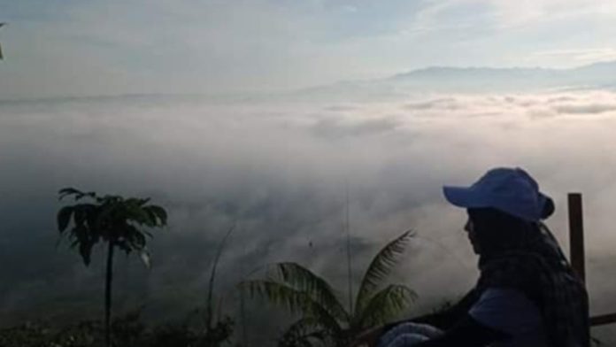 Bukit Puji Ningrum Negeri di Atas Awan Tasikmalaya