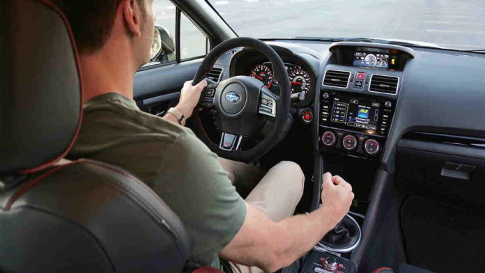 Cara Mengemudi Mobil Manual yang Benar dan Mudah