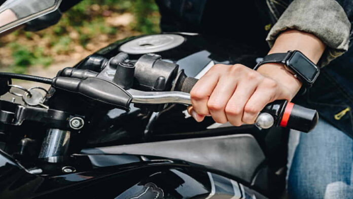 Cara Mengendarai Motor Kopling Termudah, Pemula Wajjb Tahu Ini!