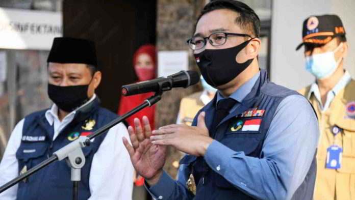 Gubernur Jabar, Ridwan Kamil, mengatakan, pesantren wilayah zona biru dan hijau di Jabar (Jawa Barat) akan diizinkan beoperasi lagi, namun tetap harus menerapkan protokol kesehatan. Foto: Humas Setda Jabar.