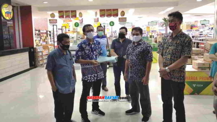 Dinas Kesehatan Kabupaten Ciamis, yang secara resmi menyampaikan hasi swab test tersebut, Jum’at (05/06/2020). Foto: Fahmi Albartiansyah/HR.