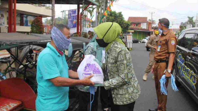 Paket Jajanan Gratis