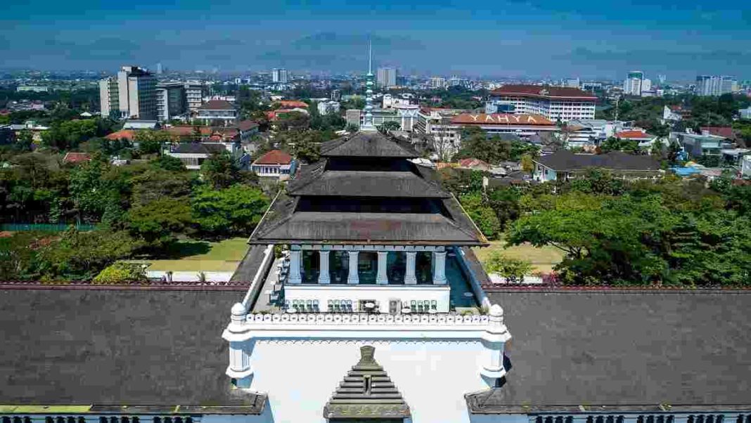 Profil Tokoh Tokoh Penting Dari Kota Bandung