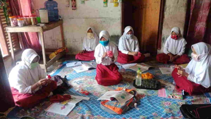 Ajaran Baru, Korwil Pamarican Ciamis Terapkan Sistem Mobile Teacher