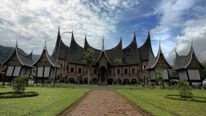 Desain Rumah Adat Minangkabau, Berikut Beberapa Keunikannya