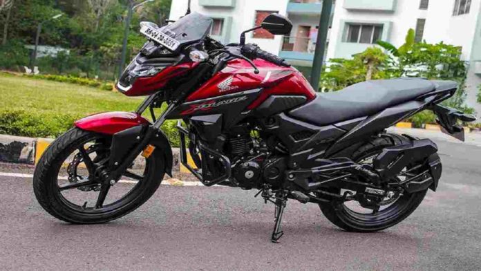 Honda BS6 X-Blade, Motor Sporty yang Menggendong Mesin 162,7 cc