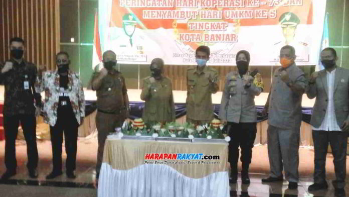 Wali Kota Banjar bersama Wakil Wali Kota Banjar, Kadis KUKMP, dan jajaran Forkopimda, saat perayaan Hari Koperasi ke-73 tingkat Kota Banjar. Foto: Muhlisin/HR.
