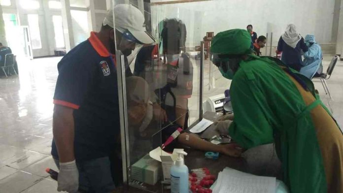 Petugas KPU Pangandaran