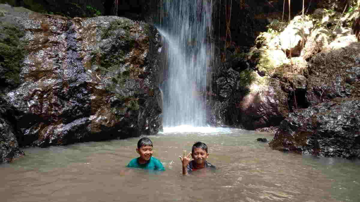 Potensi Wisata Alam Curug Angin & Curug Tujuh di Pamarican