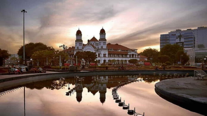 Sejarah Rumah Belanda di Indonesia Lengkap dengan Ciri Khasnya