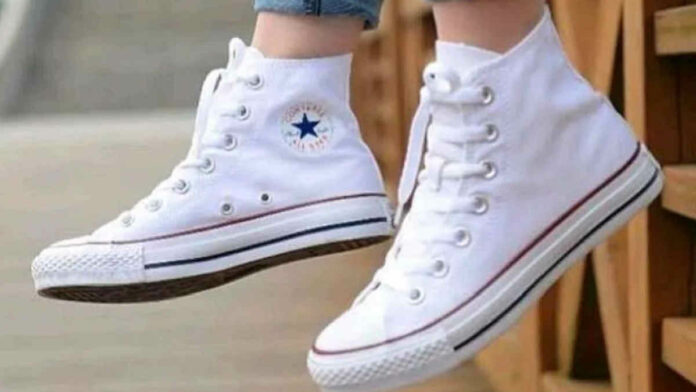 Sepatu All Star Putih Terlihat Baru, Ada 4 Cara Mudah