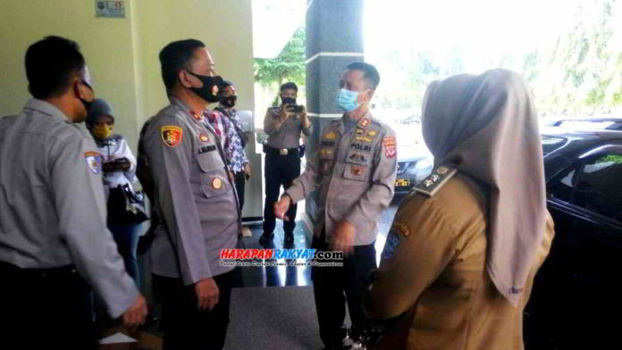 Tim Satgas Saber Pungli (Sapu Bersih Pungutan Liar) Provinsi Jawa Barat, melakukan kunjungan kepada UPP Saber Pungli Kota Banjar di ruang rapat Setda Kota Banjar, Selasa (28/07/2020). Foto: Muhlisin/HR.