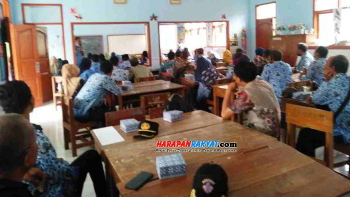 Workshop Modul Pembelajaran Jarak Jauh digelar Korwil Pendidikan Kecamatan Mangunjaya, Kabupaten Pangandaran. Foto: Entang SR/HR.