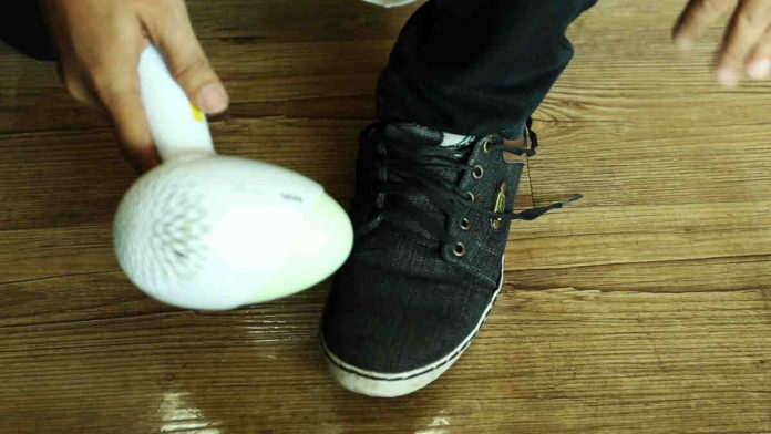 Mengatasi Sepatu Kekecilan dengan Beberapa Cara yang Aman