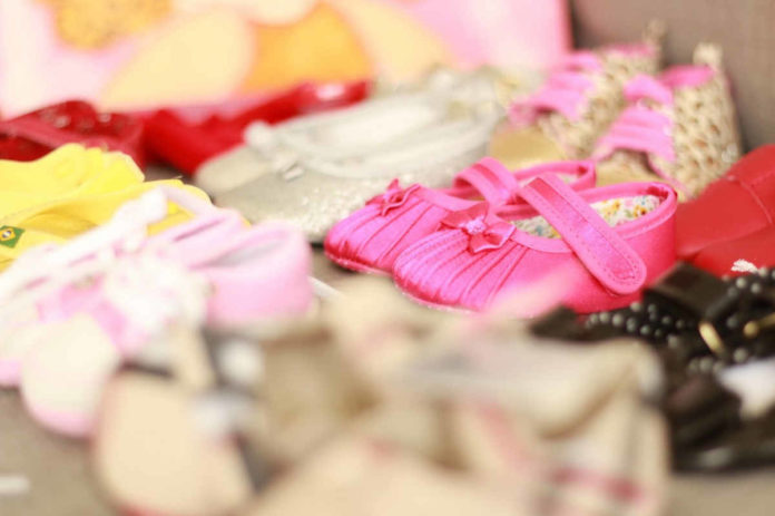 Sepatu Anak Perempuan Hadir dengan Berbagai Model dan Warna Pilihan