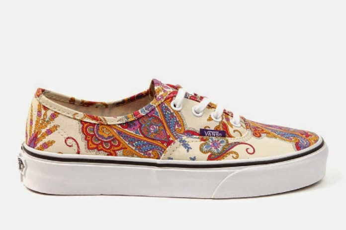 Sepatu Vans Batik dapat Dikenakan untuk Acara Kasual yang Trendy