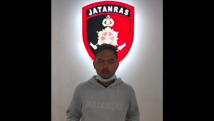 Gilang Bungkus Ditangkap Fetish Kain Jarik
