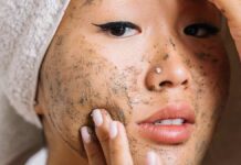 Kesalahan Menggunakan Face Scrub yang Bisa Berdampak Buruk