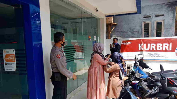 Memasuki AKB, Polsek Cimaragas Ciamis Laksanakan Patroli Dialogis