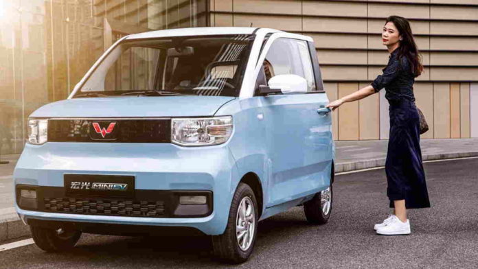 Mobil Wuling Hongguang Mini EV