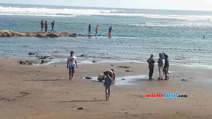 Pantai Cipatujah