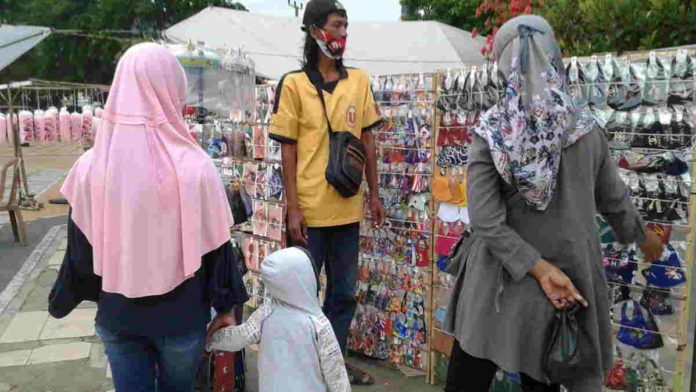 Pedagang Masker di Banjar Laris Manis Selama Pandemi Covid-19