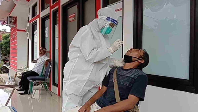 Pelaku Seni dan Pariwisata di Pangandaran Ikuti Test Swab
