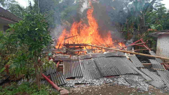 Rumah Warga Ciganjeung Pangandaran Ludes Terbakar