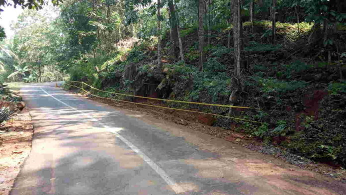 Tanah Tebing di Blok Ciparigi Selacai Ciamis Alami Pergerakan