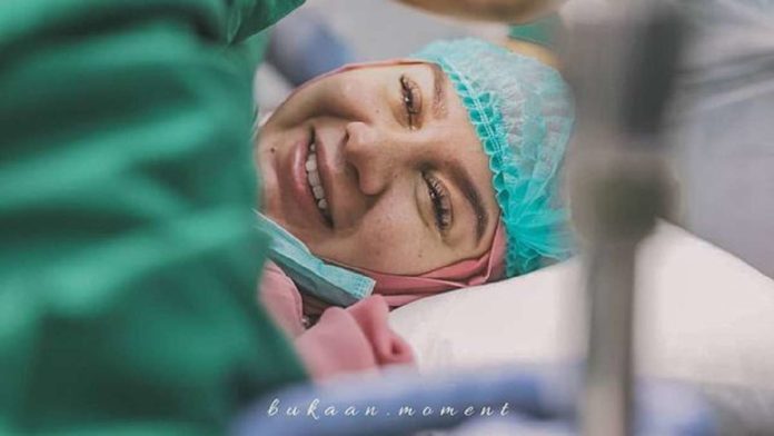 13. Irish Bella Melahirkan Anak Pertama Dengan Prosesnya Maju Dari Jadwal