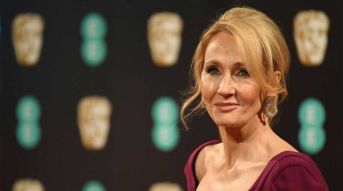 13. Tagar RIP JK Rowling Trending Bukan Karena Kabar Duka