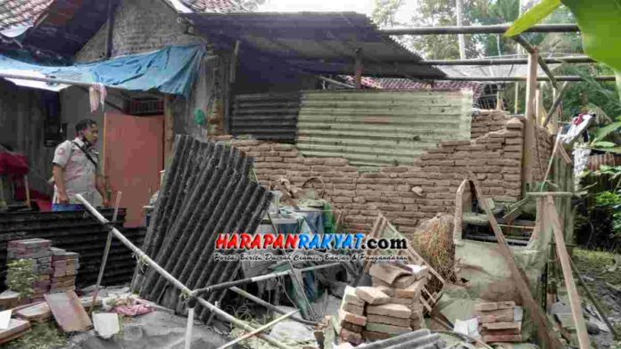 Dapur Warga Pamarican Ambruk