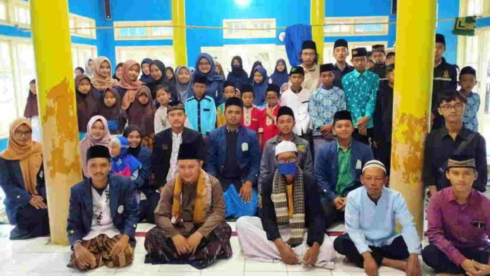 Ikatan Keluarga Mahasiswa Banjar Patroman Santuni Anak Yatim