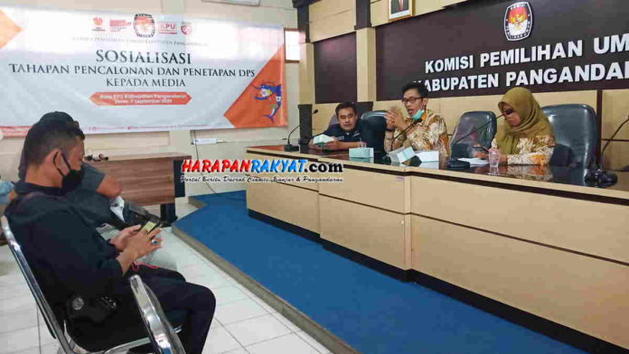 KPU Verifiasi Administrasi Dua Bapaslon Pilkada Pangandaran