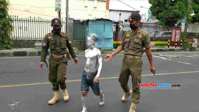 Manusia Silver