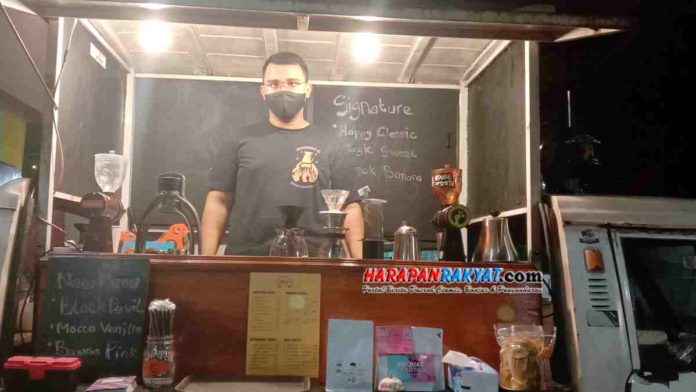 Pemuda Asal Kota Banjar Ini Sulap Mobil Tua jadi Kafe Kopi