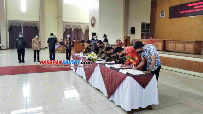 Penandatanganan MoA Pemkab Ciamis dengan Unigal