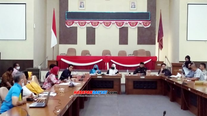 Kurang perhatian, penyandang disabilitas Kota Banjar mengadu ke dewan. Foto: Muhlisin/HR.