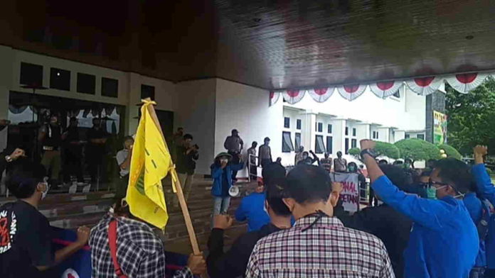 Peringati Hari Tani Nasional, Mahasiswa Tasikmalaya Gelar Aksi Demo