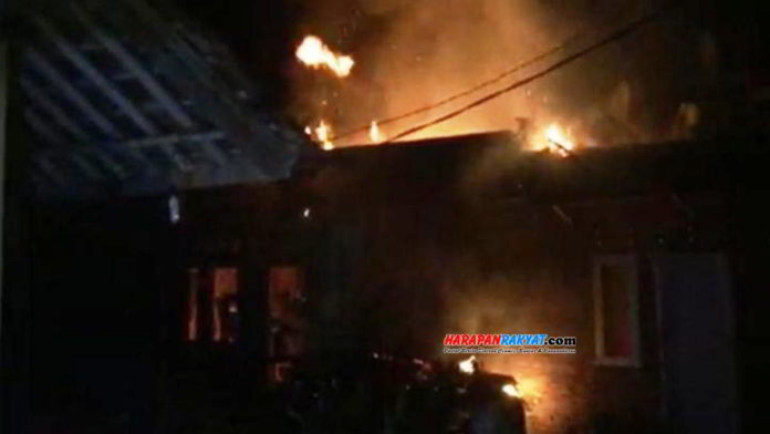 Rumah seorang janda muda di Kota Banjar diduga sengaja dibakar. Foto: Muhlisin/HR.