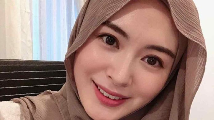 13. Kriteria Pria Idaman Ayana Moon Harus Rajin Beribadah