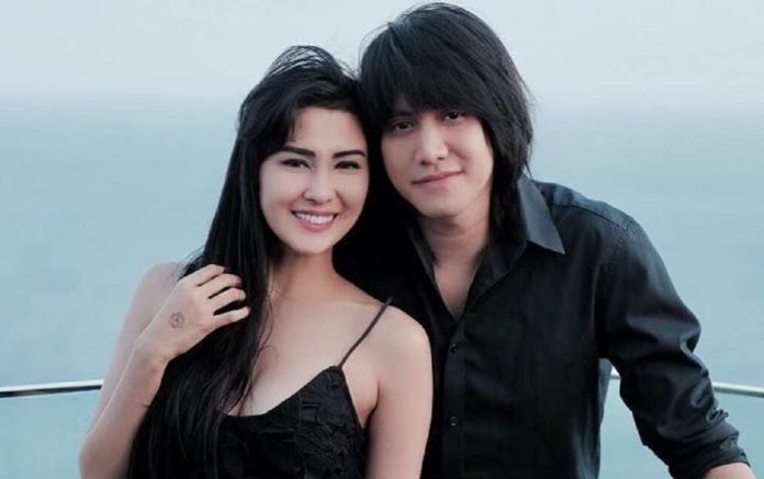 13. Pernikahan Kevin Aprilio dan Vicy Melanie Dengan Taati Protokol