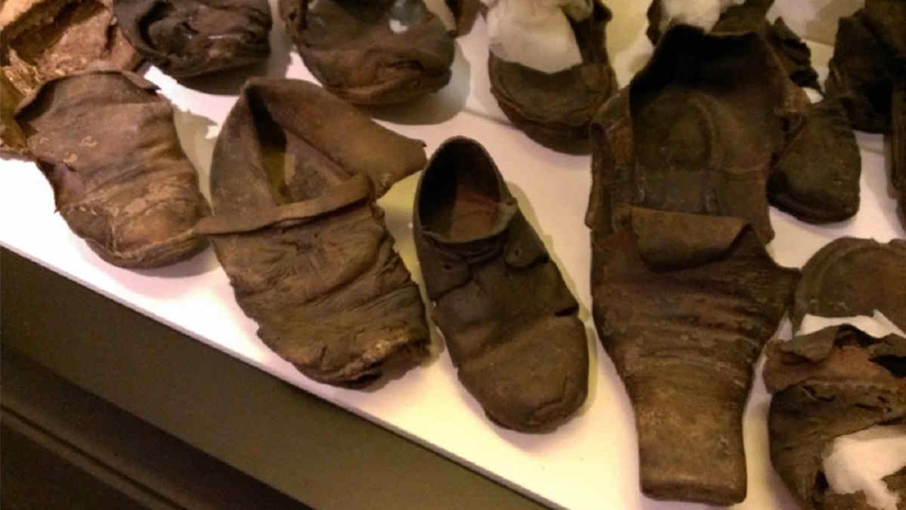 Asal Usul Sepatu Bukti Perkembangan Dari Masa Ke Masa