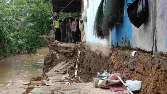8 Rumah dan 1 Madrasah di Pangandaran Rusak Akibat Gempa